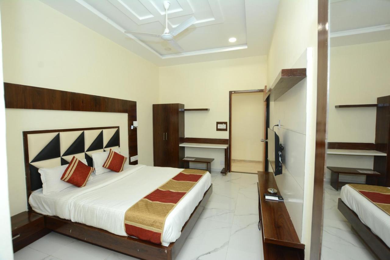 Hotel Villa Inn Ānand Kültér fotó
